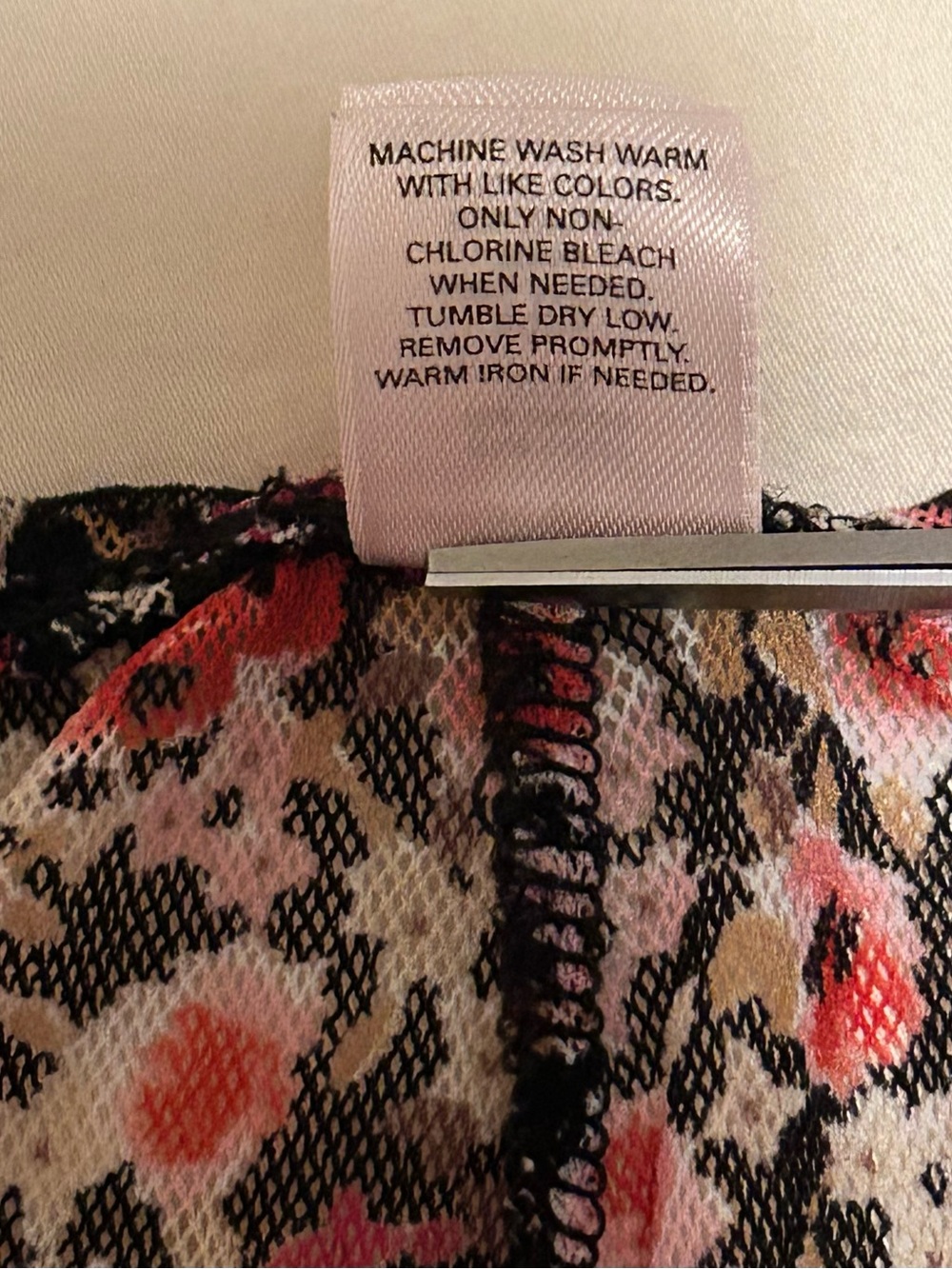 Y2K Victoria’s Secret Pink Label Floral Two-Piece Lounge Set in Black and Pink - Picture 8 of 15